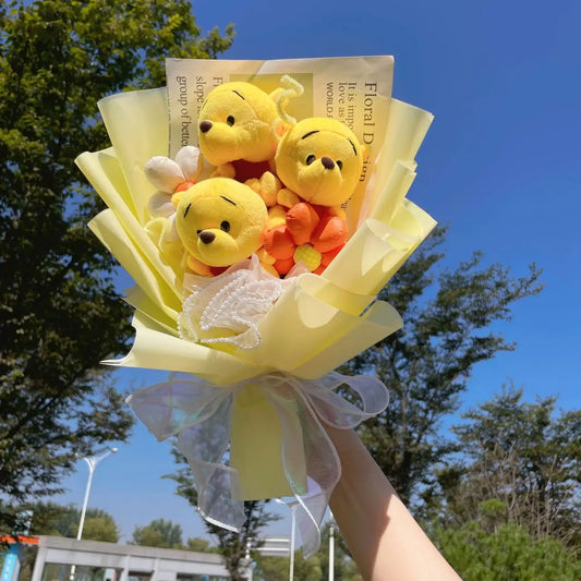 🧸 Bouquet magique Winnie l’ourson 🌼 – Douceur en peluche pour offrir avec tendresse !