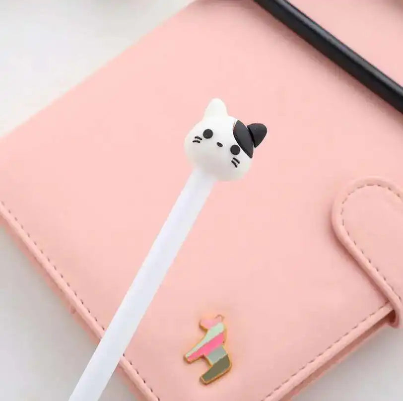 Craque pour cette gomme patte de chat kawaii 🐾 ! Pratique et trop mignonne, elle est parfaite pour ta trousse ou ton bureau